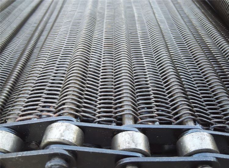 se instalează centura de plasă de metal