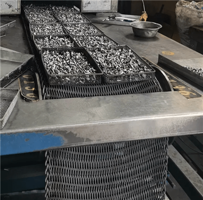 Tratarea căldurii cuptorului cu centură de plasă